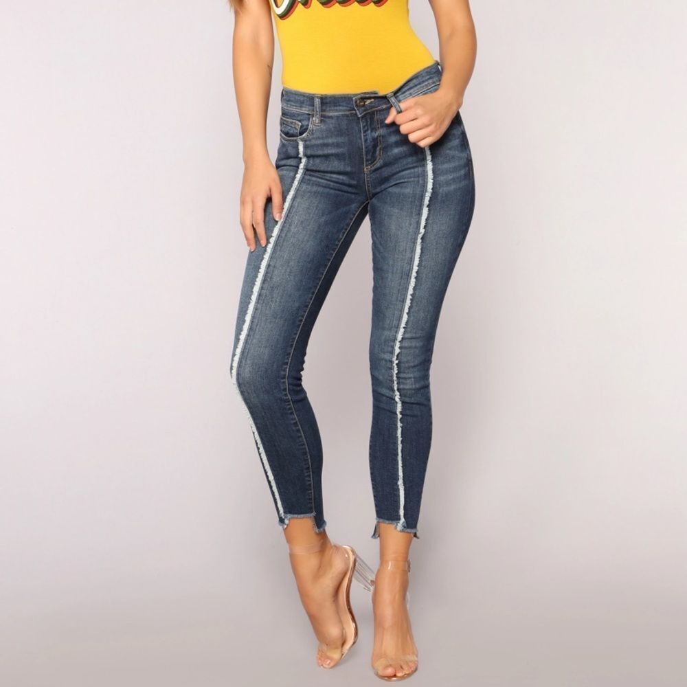 Mae mid rise basic skinny jeans 👖